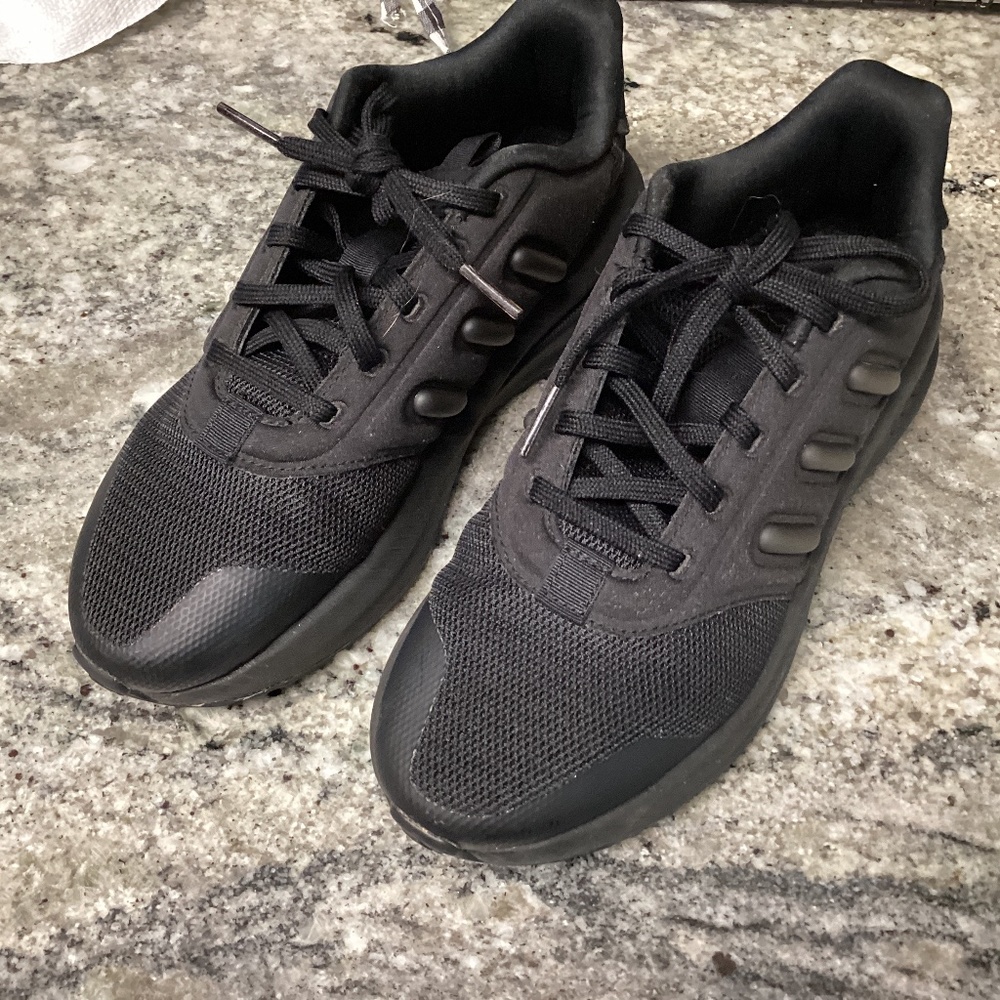 Boys Adidas Sneakers Size 4 Youth